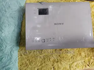 London Used Sony Projector Works Perfectly Fine