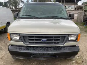 Ford E350 2006 White