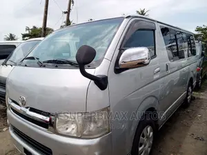 Toyota HiAce 2013 Silver