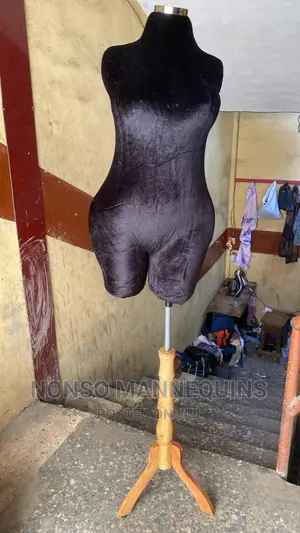 Size 12 Wooden Leg Female Dressform