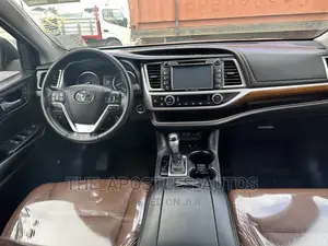 Toyota Highlander 2018 Brown