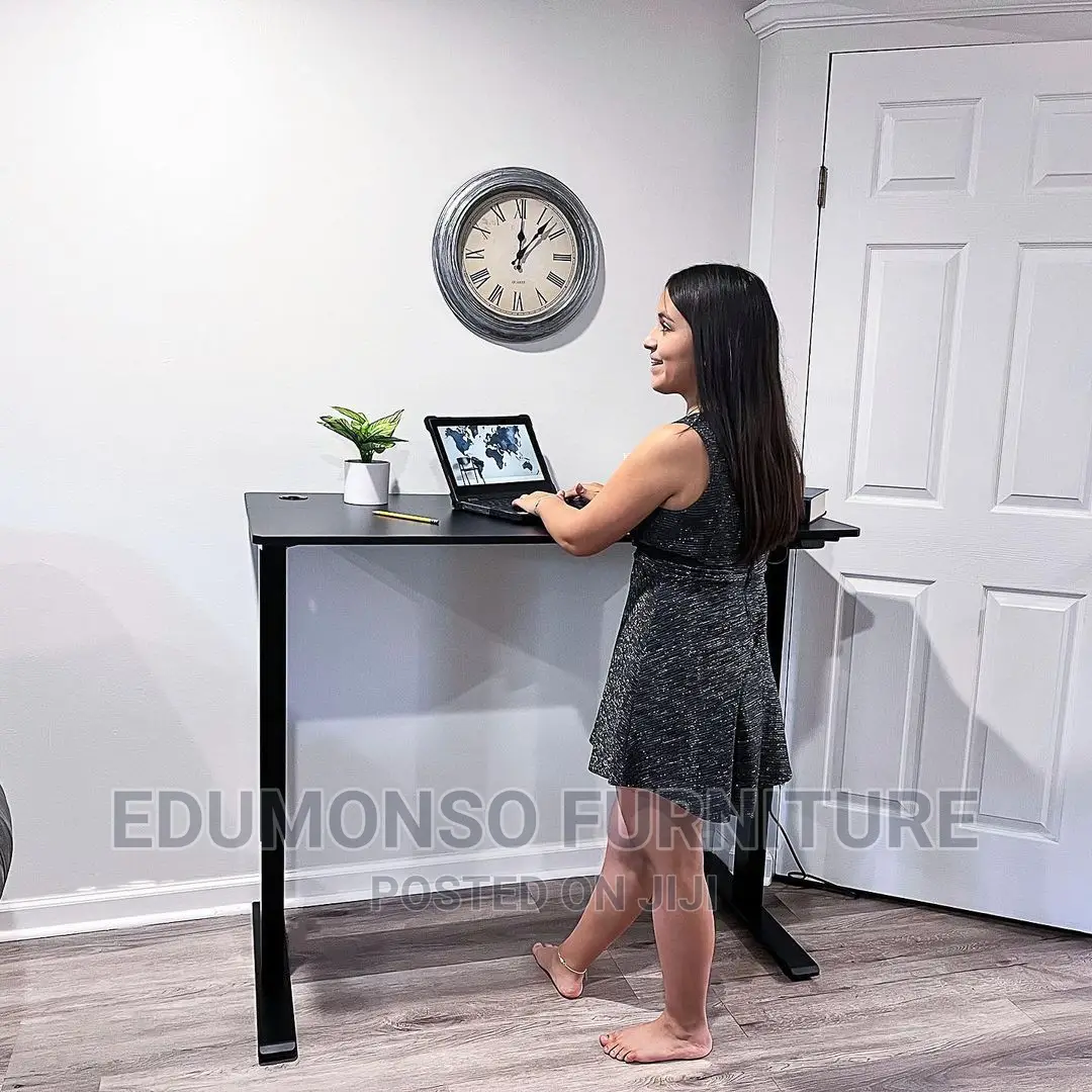 Electric Adjustable Height Table