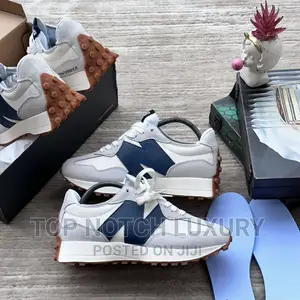 *New Balance 327 X Moon Beam*