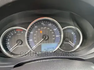 Toyota Corolla 2016 Gold