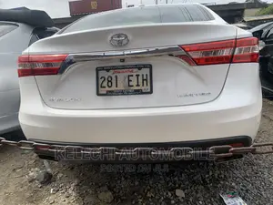 Toyota Avalon Limited Sedan FWD (3.5L 6cyl 6A) 2013 White