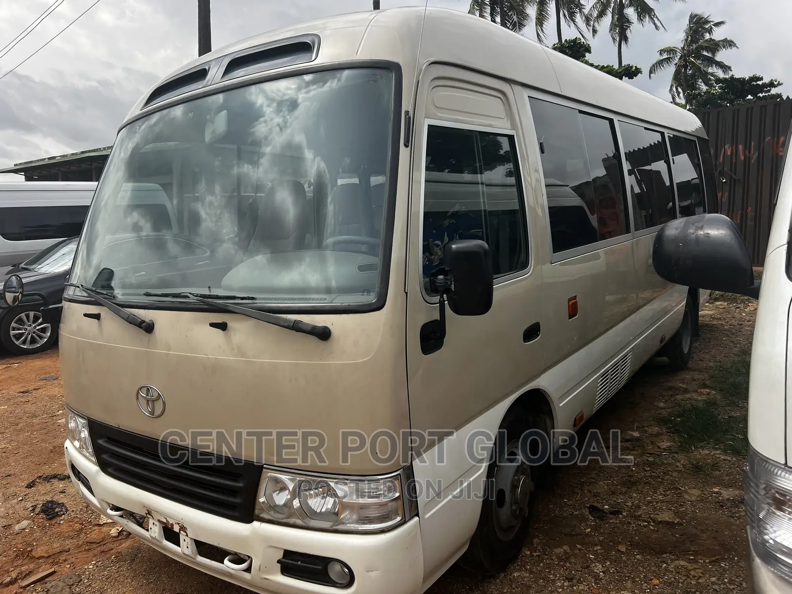 Toyota Coaster 2017