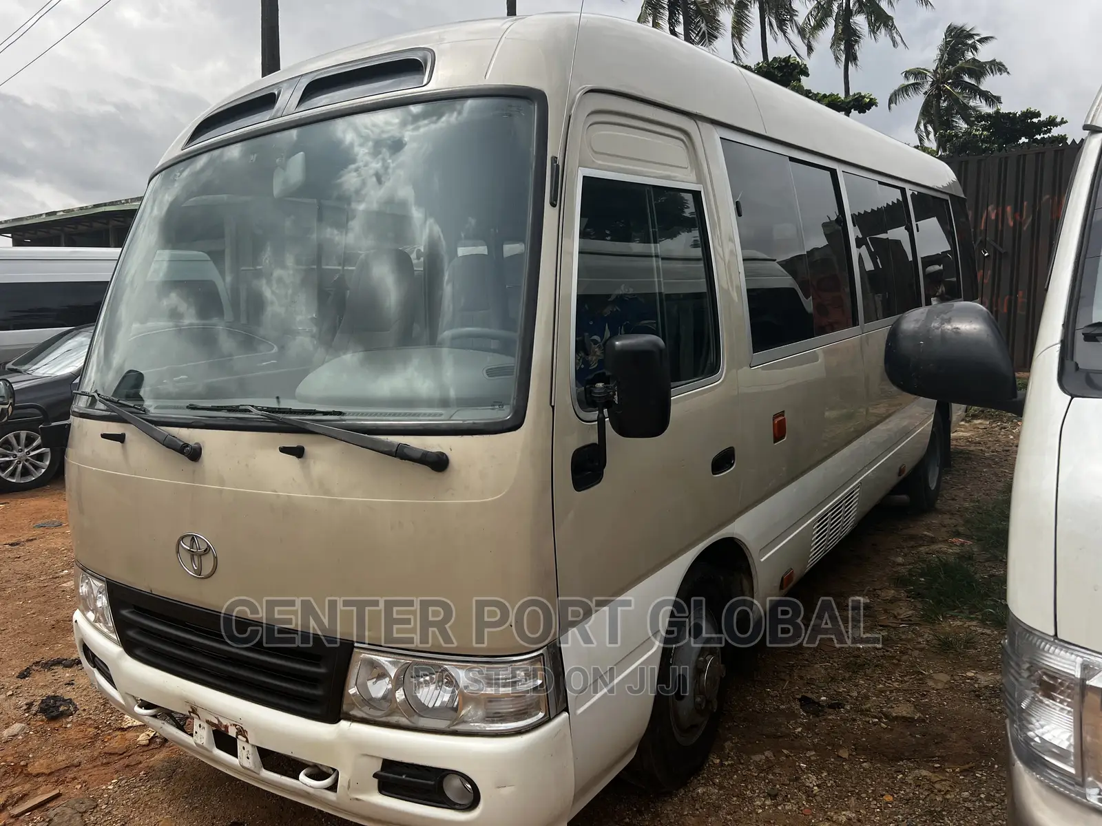 Toyota Coaster 2017