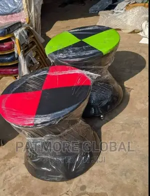 Bucket Chairs Table