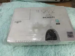 Portable Projektor for Your Presentation (Hitachi) Direct UK