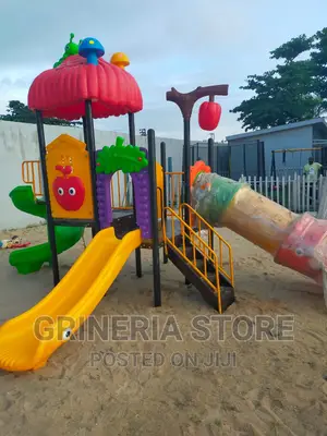 Outdoor Play System With Tunnel