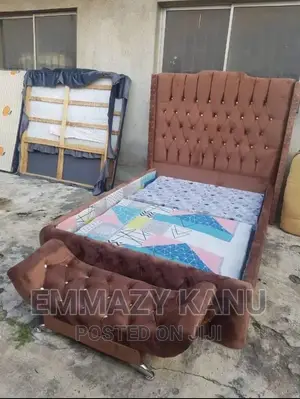 Upshotery Bedframe
