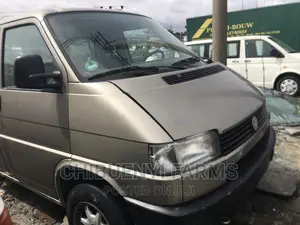 Volkswagen Transporter 2002 Gold