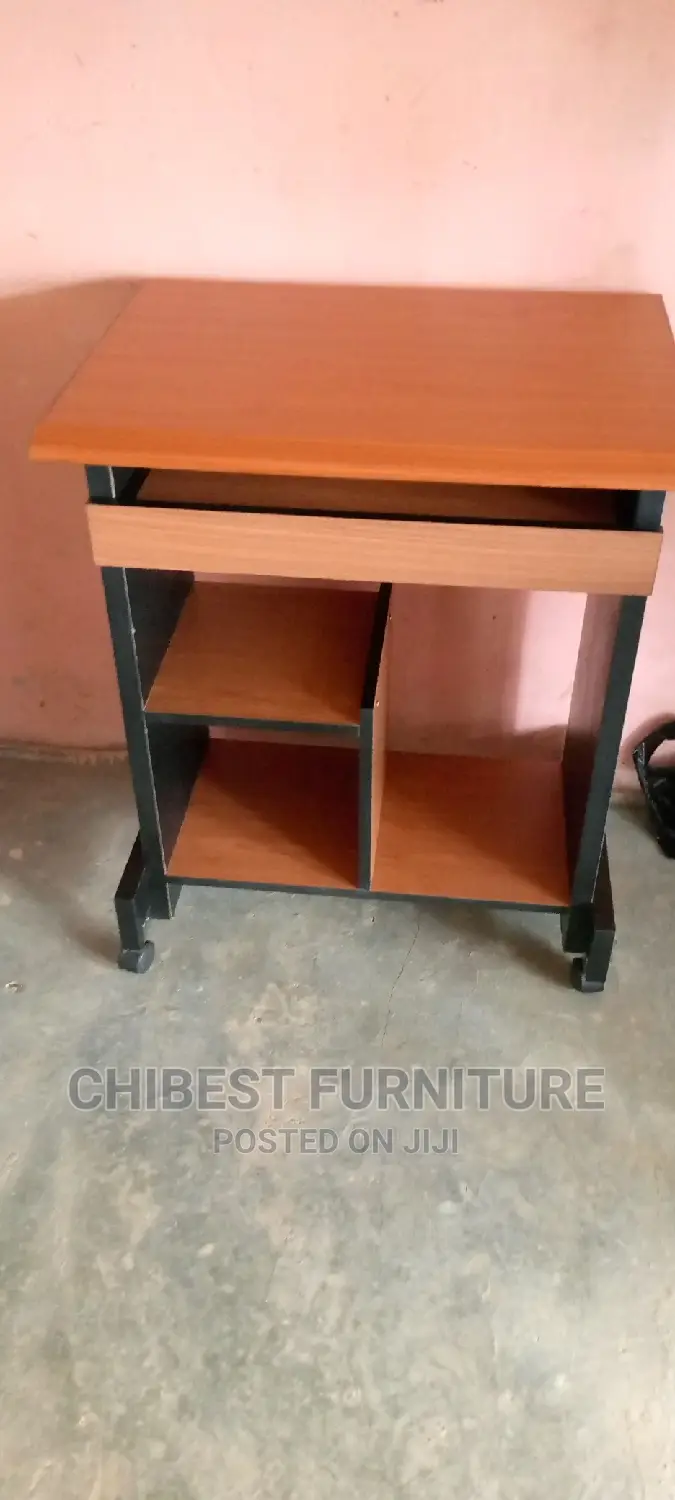 Standard Computer Table