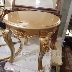 Royal Center Table With 2 Side Stools