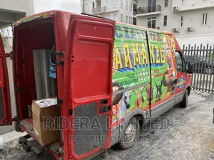 Moving Van in Banana Island