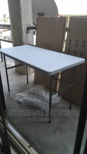 Quality Folding Plastic Table