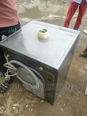 8kg Samsung Wash and Dry Washing Machine for Sale. Very Neat