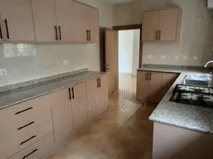 4bdrm Townhouse / Terrace in Idu Industrial for rent