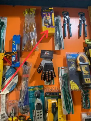 Fluke 323 True-RMS AC Clamp Meter, 400A AC, 600V AC/DC