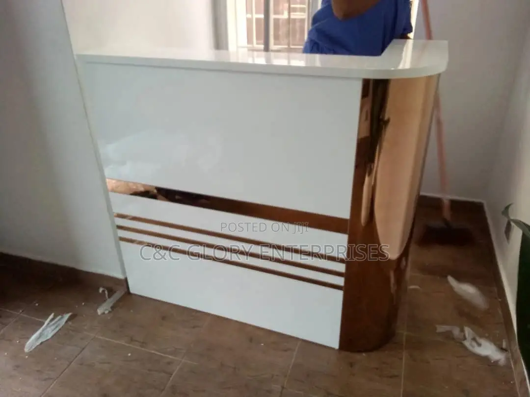 Reception Desk (Quality)