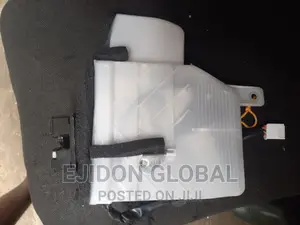 Booth Catcher Toyota Sequoia 2010 2012