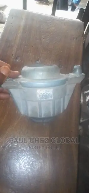 Mercedes Benz Engine Seat