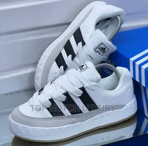 *Adidas R Team Court White/Black Strips
