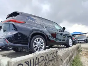 Toyota Highlander Platinum 2022 Black