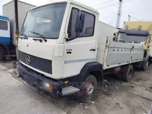 Mercedes Pickup 814