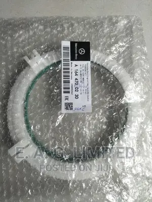 Fuel Pump/Tank Cover/Screw - Mercedes-benz (164 470 02 30