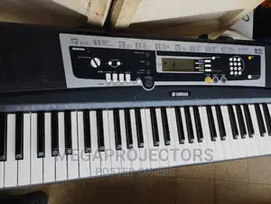 Yamaha Piano Ypt -220 At Abuja