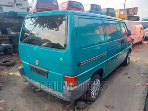 Volkswagen Transporter 2004 Green