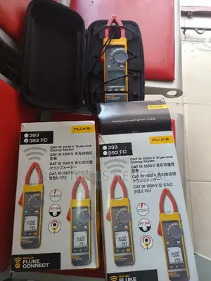 Fluke 393 FC CAT 111 1500V True-RMS Clamp Meter