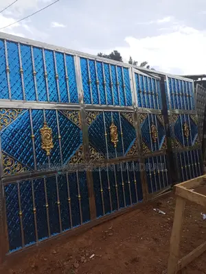 Strong and Durable Gates With Latest Designs for Your Hom