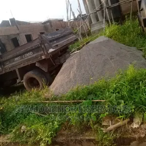 10 Tons Stone Dust Supplier (Non Compromise)