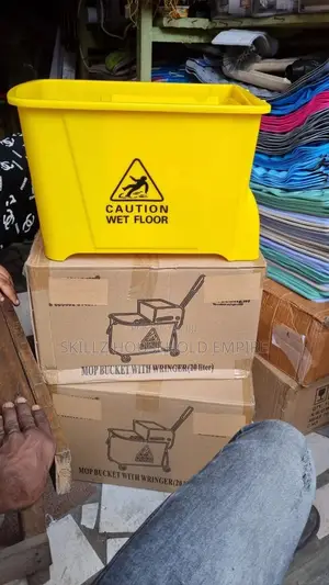 Industrial Mop Bucket With Wringler