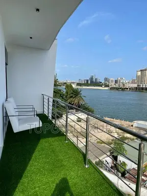 Three Bedroom Apartment With Sea View and Swimming Pool.