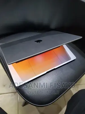 Laptop Apple MacBook Pro 2021 M1 16GB Apple M1 Pro SSD 512GB