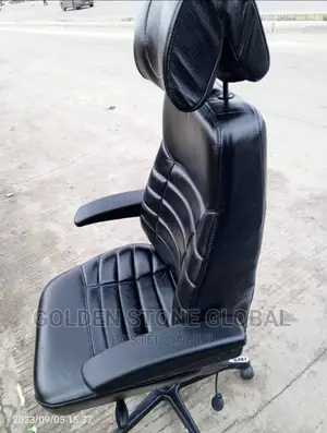 High Quality Executive Director's Office Chair.