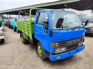 Toyota Dyna 200. Old Model