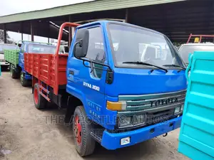 Toyota Dyna 200 Super Strong