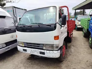 Toyota Dyna 200 Long Bucket