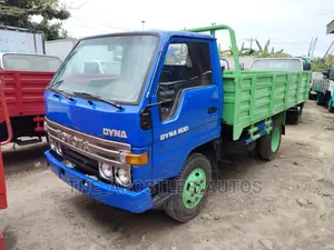 Toyota Dyna 300 Blue Colour Green Bucket