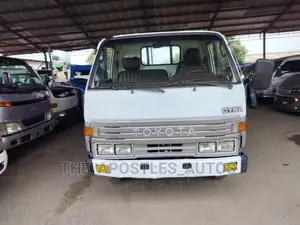 Toyota Dyna 200 White Colour