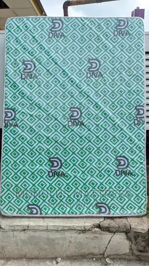 4.5 by 6 by 8 Inches Unifoam Diva Quality Mattress