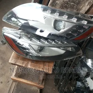 Set Of Head Light Audi Q7 2013
