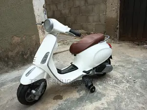 UK Used Huffy 6 Volts Electric Kids Ride on Scooter