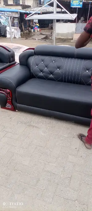 Quality Leather Sofa by 7 Sesters.