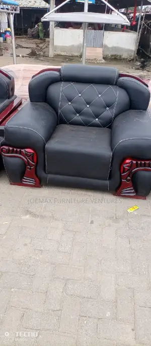 Quality Leather Sofa by 7 Sesters.