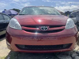 Toyota Sienna 2007 Red